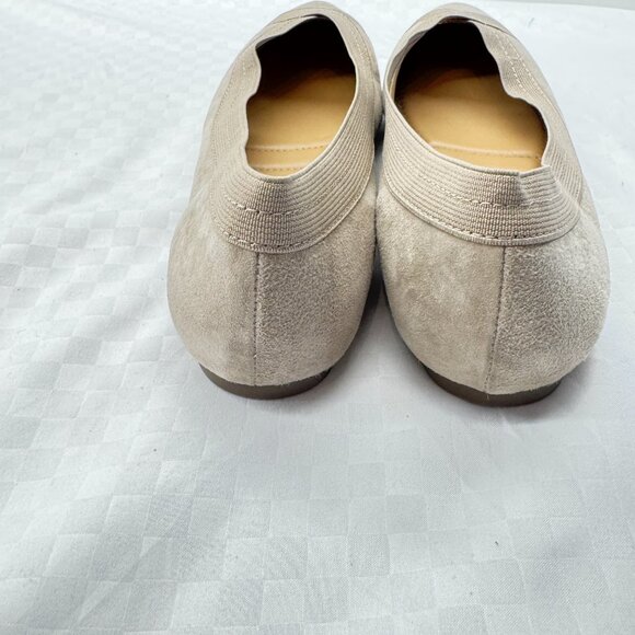 Me Too Women's Taupey Suede Pointed Toe Reign Flats - Picture 5 of 9